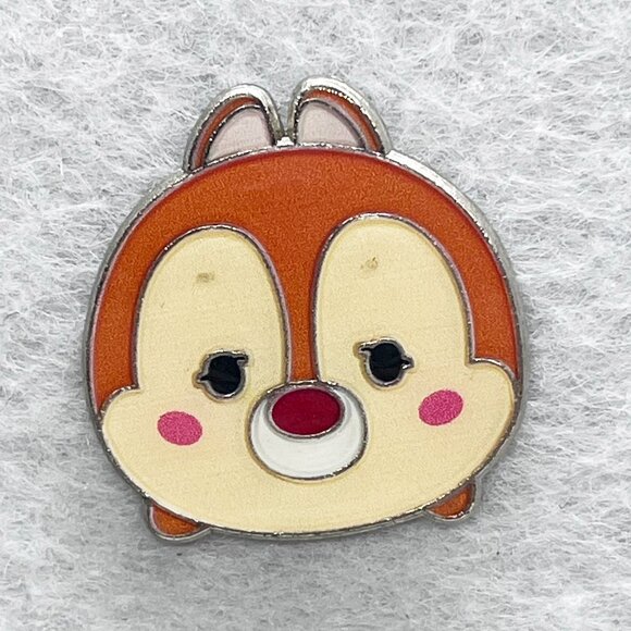 🔮 5/$25 Disney Chip 'n' Dale - Dale Tsum Tsum Pin - Picture 1 of 2